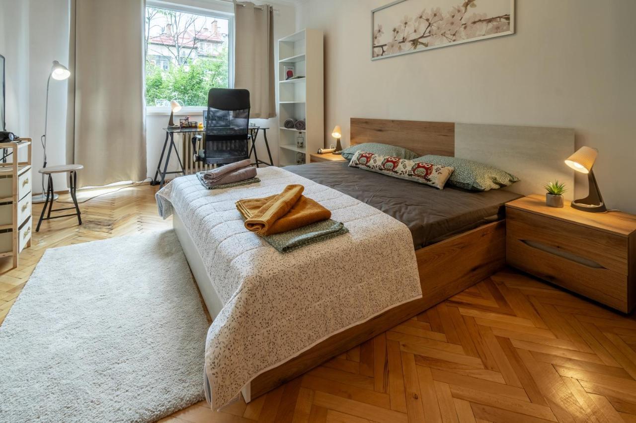 Vivid Condo By Ndk And Vitosha Blvd With Free Secured Parking And Ac Sofia Extérieur photo
