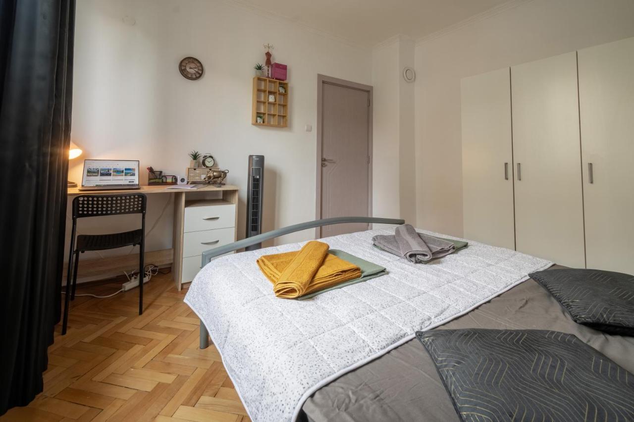 Vivid Condo By Ndk And Vitosha Blvd With Free Secured Parking And Ac Sofia Extérieur photo